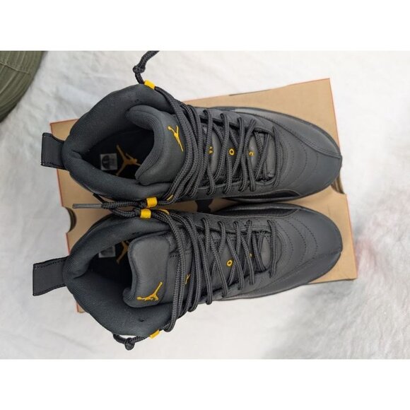 Air Jordan 12 RETRO men's size 8 Black / Taxi yellow sneakers with box - Picture 7 of 8